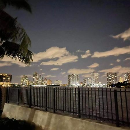 Villa Le Frontenac Sunny Isles Beach Exterior foto