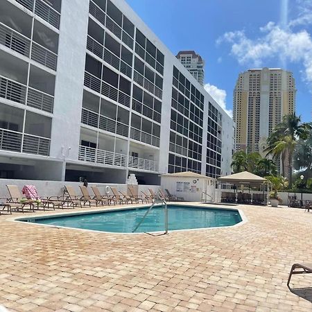 Villa Le Frontenac Sunny Isles Beach Exterior foto